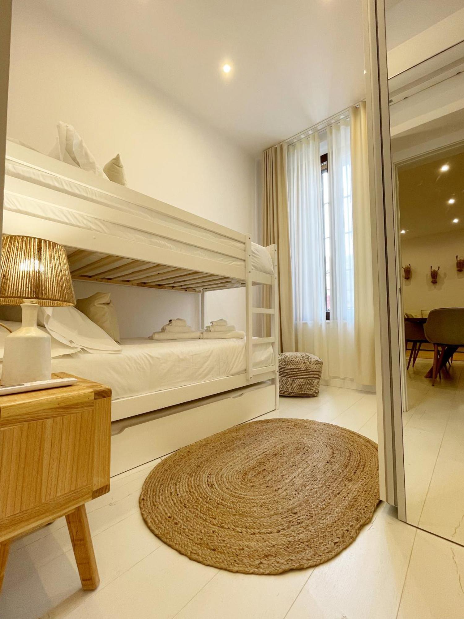 Piso Con Patio, 3 Habitaciones, En La Goleta Malaga Exterior photo
